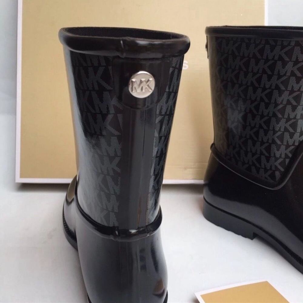 Michael kors girls boots waterproof/rain boots - Picture 2 of 4